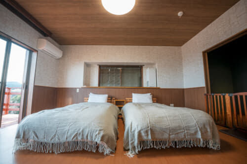 2F寝室は、シングルベッドが２台。